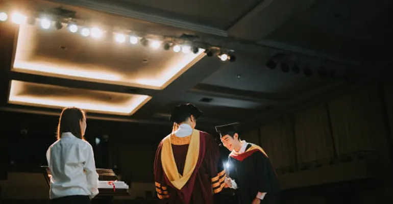 学位降级diploma，申诉拿回degree‼️留学生最后一战，名津申诉全程护航！