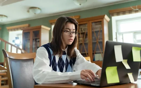 伯明翰补考挂科≠退学‼️三步挽回学业，保住学位与签证