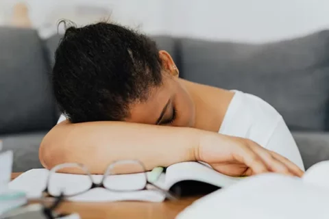 澳洲留学被劝退，无法转学本科不能毕业怎么办？深度指南保住学籍/重启学业