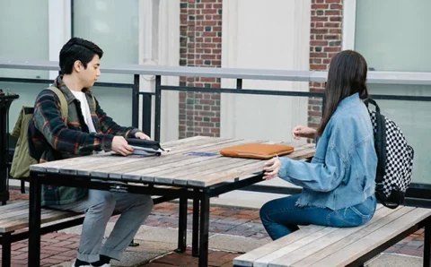 加州大学洛杉矶分校（UCLA）留学生全阶段学术辅导指南：从考前冲刺到毕业论文，一站式解决你的学业难题！