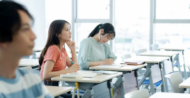 纽约大学NYU新生选课全指南：高分水课与教授红黑榜盘点