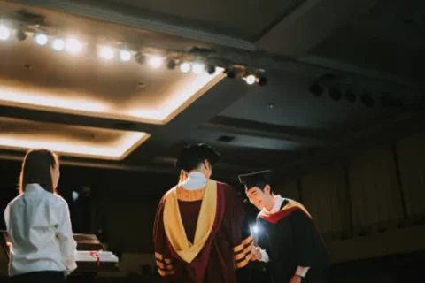 孩子在美国面临遣返倒计时-家长如何在四十八小时内完成紧急学籍挂靠？