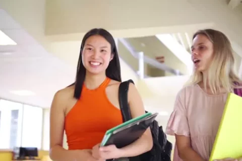 加拿大大学转学分与选课：大一大二如何选修课程才不耽误毕业进度？
